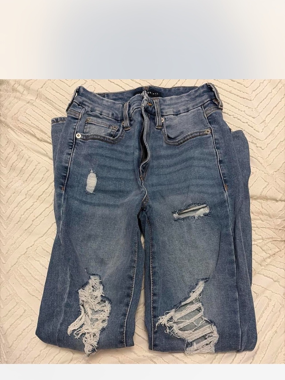 Aeropostale Women's Ripped Dark Blue Skinny Jeans